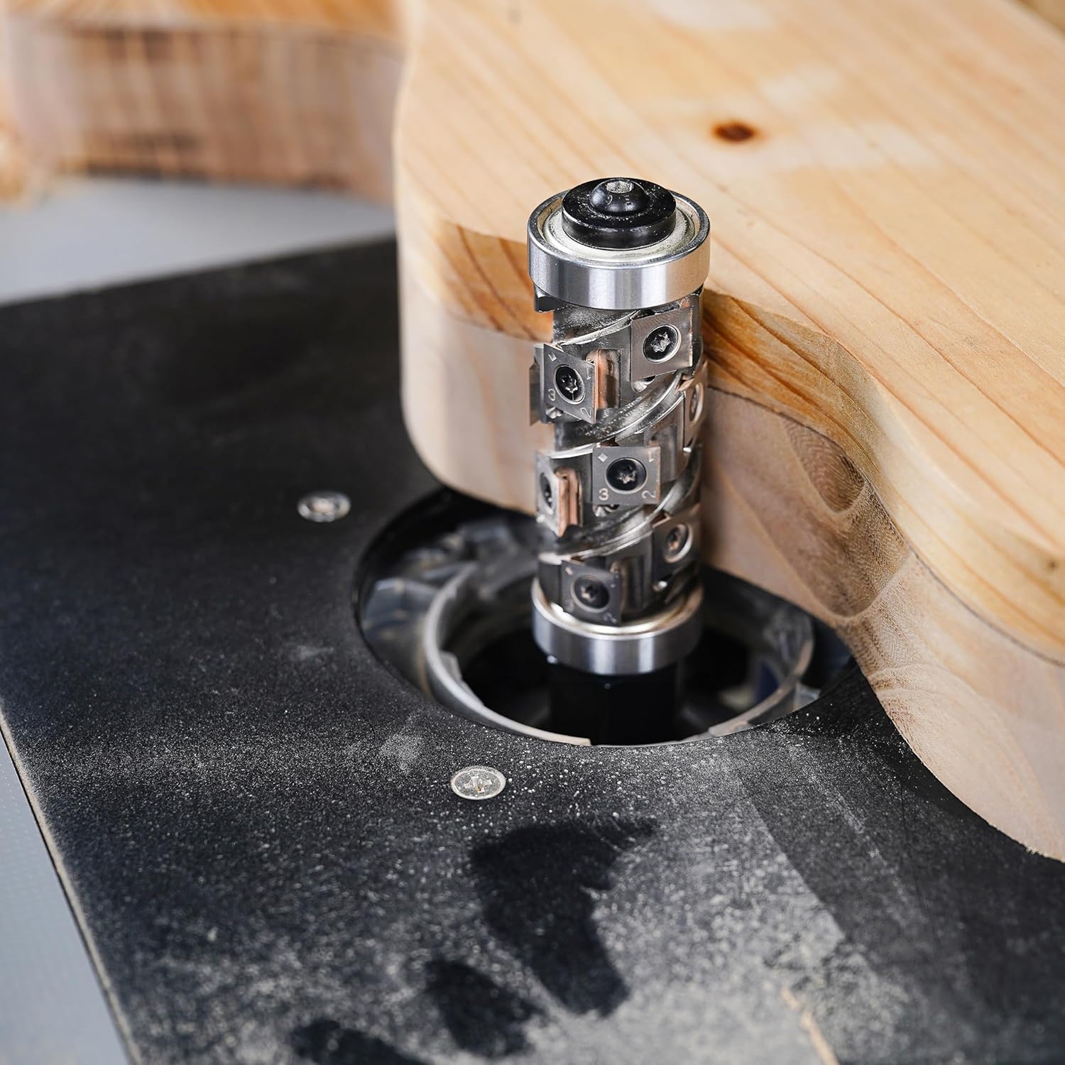 SpeTool EU W07509 Ranger Series Carbide Insert Flush Trim with Top and Bottom Double Bearings 32mm Dia x 12mm Shank x 63mm Cutting Length Pattern Template Router Bit